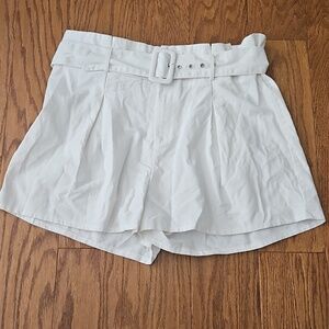 Prettylittlething White Paperbag High-Waisted Belted Shorts Sz 16
